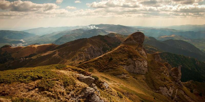 天津华阳机器视觉引导系统:破解复杂环境下工业机器人精准抓取与定位的难题